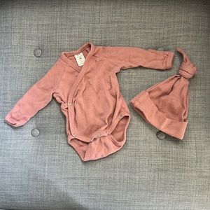 Organic onesie and matching hat